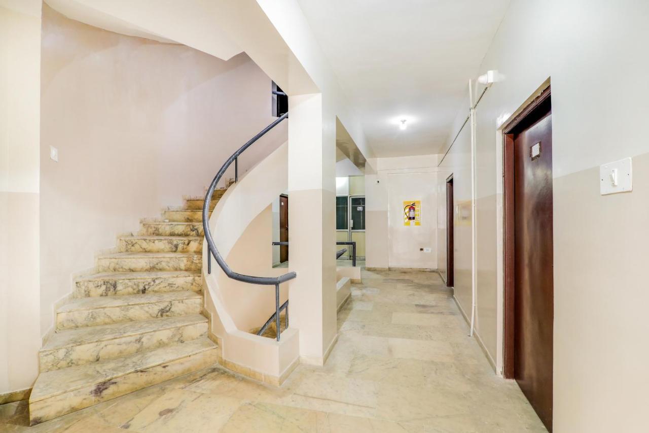 Oyo 61247 Hotel Vijayalakshmi Tiruppur Extérieur photo